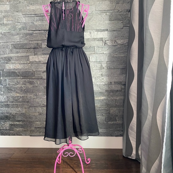 Black dress sequinned - Picture 3 of 6